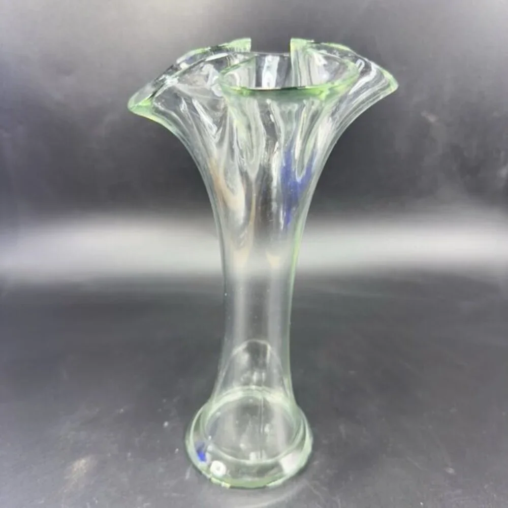 Vintage 1980s Clear Art Glass Vase Swung Vase‎ Wavy Edges Glass Bud Vase Decor